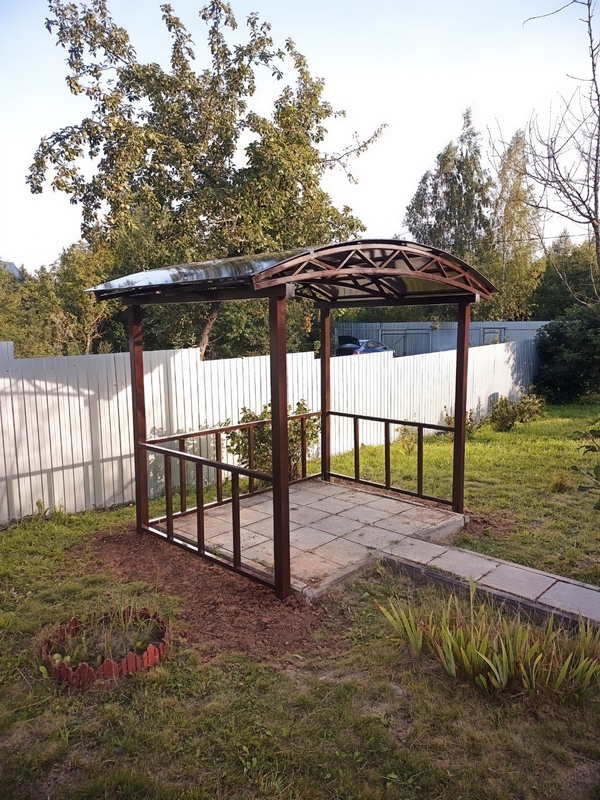 Навес беседка с кровлей из поликарбоната